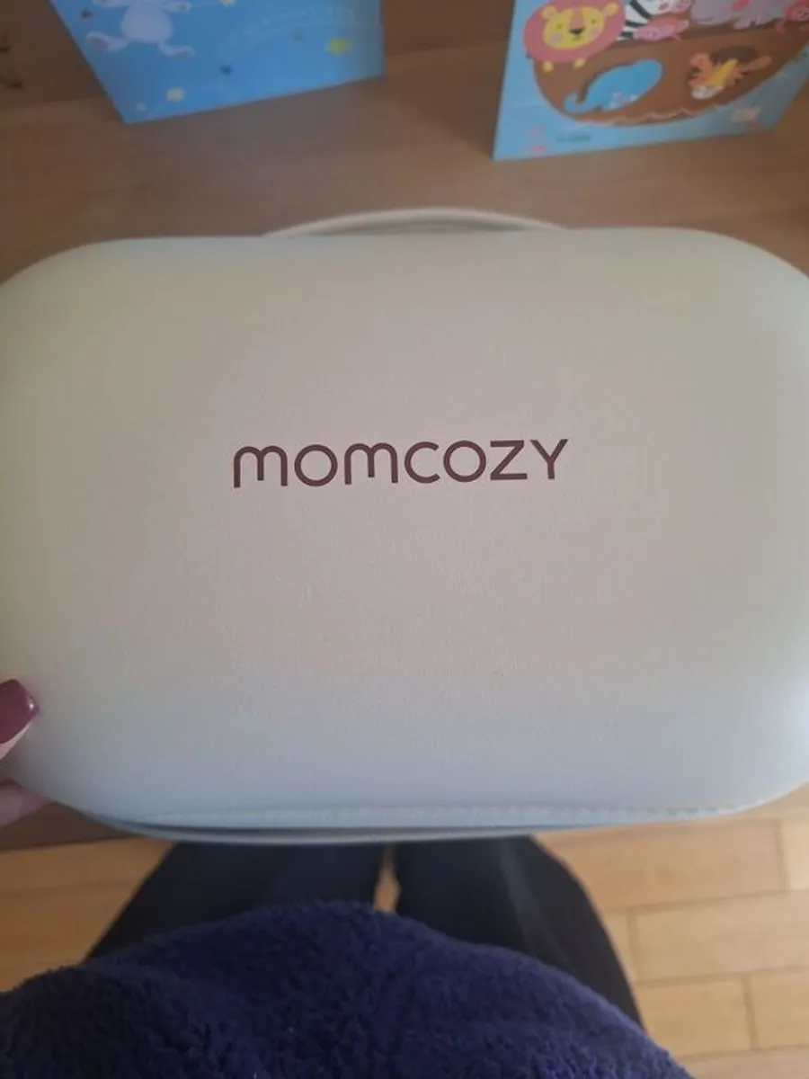 Momcozy M9 handsfree double breastfeeding pump - Image 1