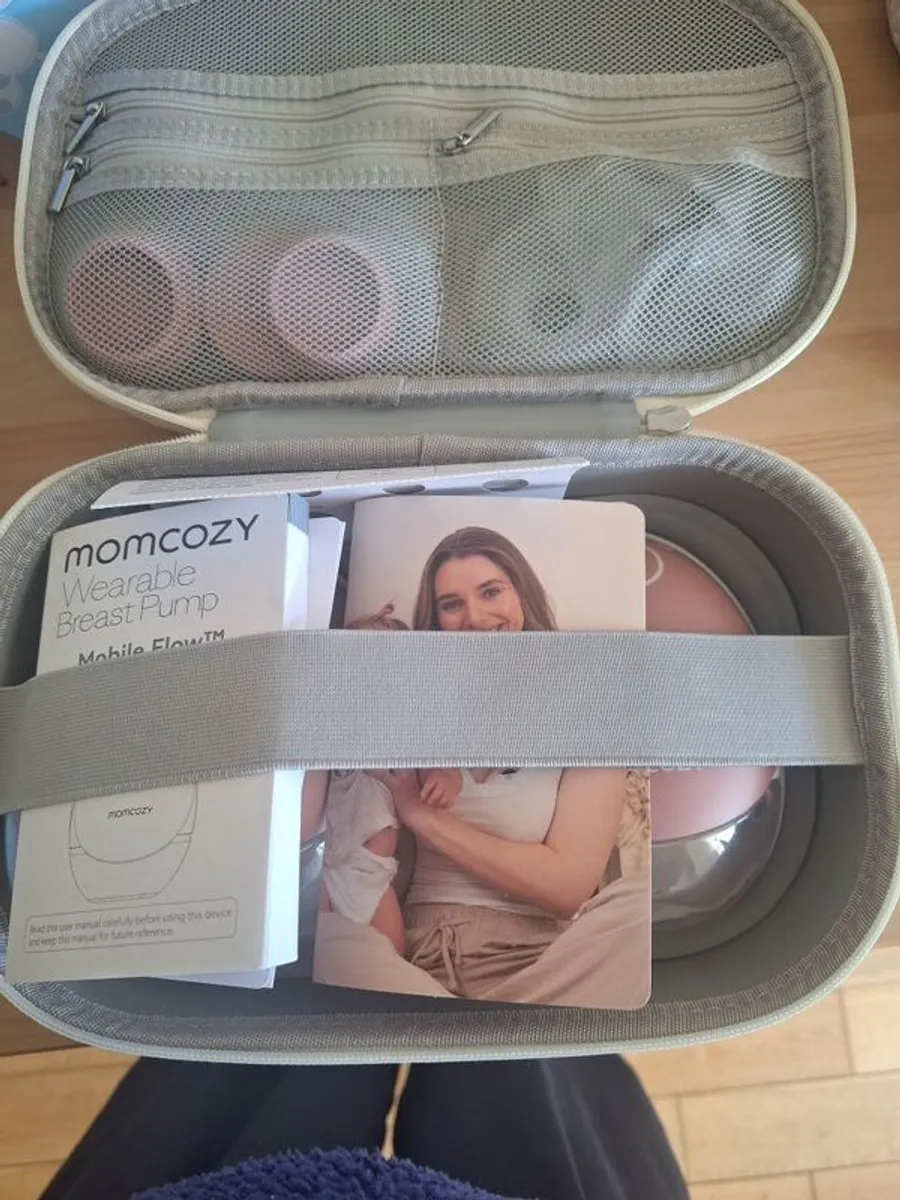 Momcozy M9 handsfree double breastfeeding pump - Image 2