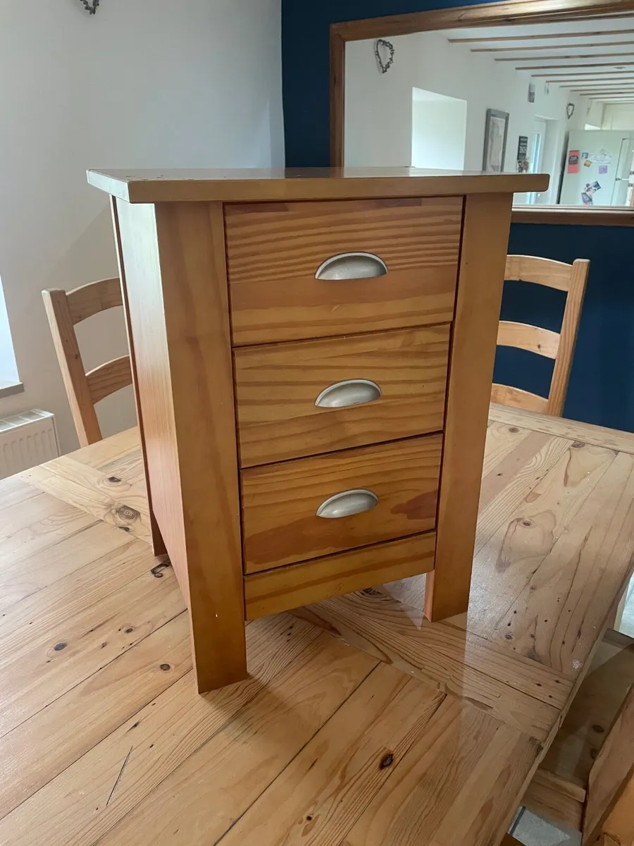 Bedside chest of drawers - Image 1