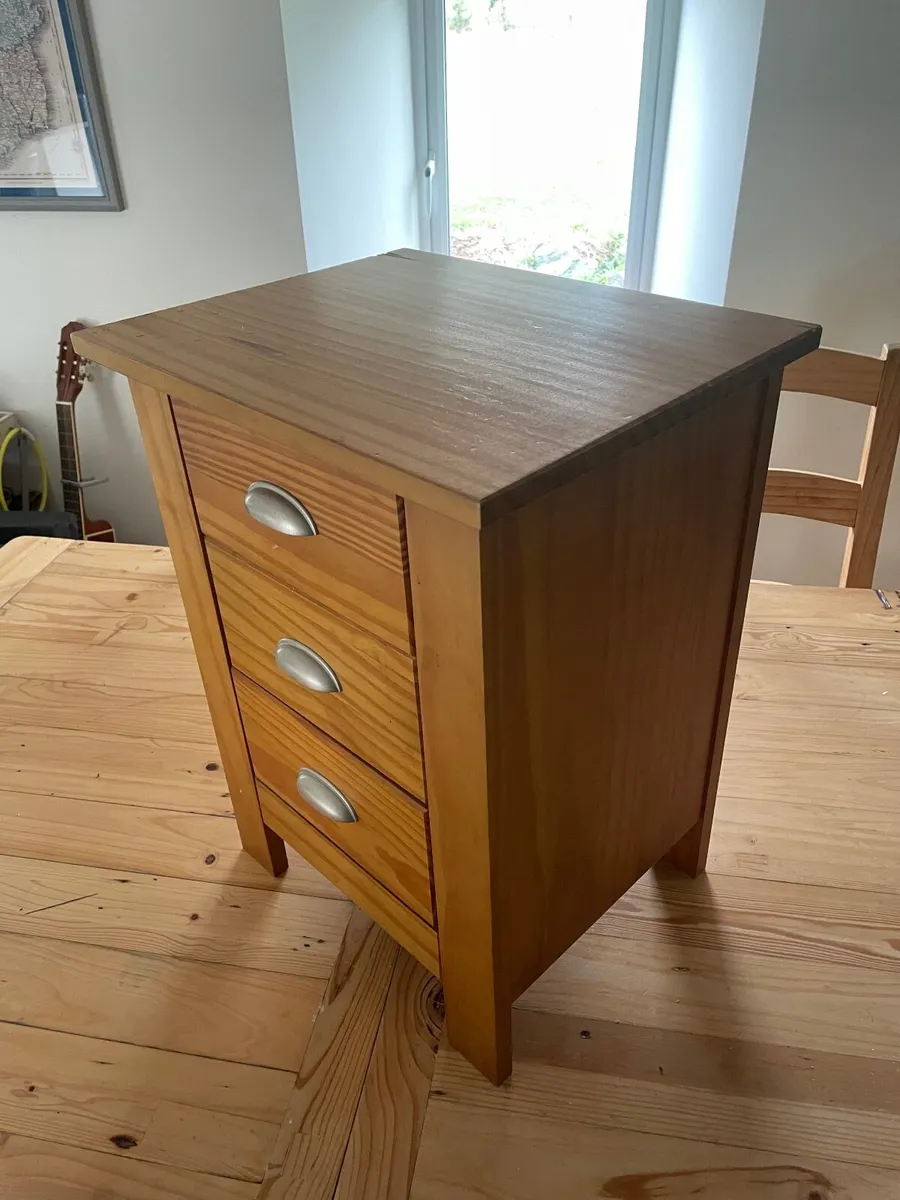 Bedside chest of drawers - Image 2