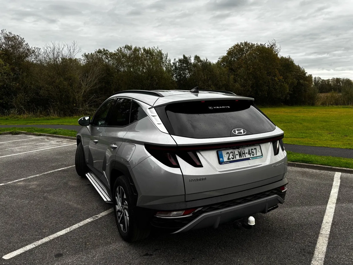 Hyundai Tuscan Executive Plus 2023 Top Spec - Image 3