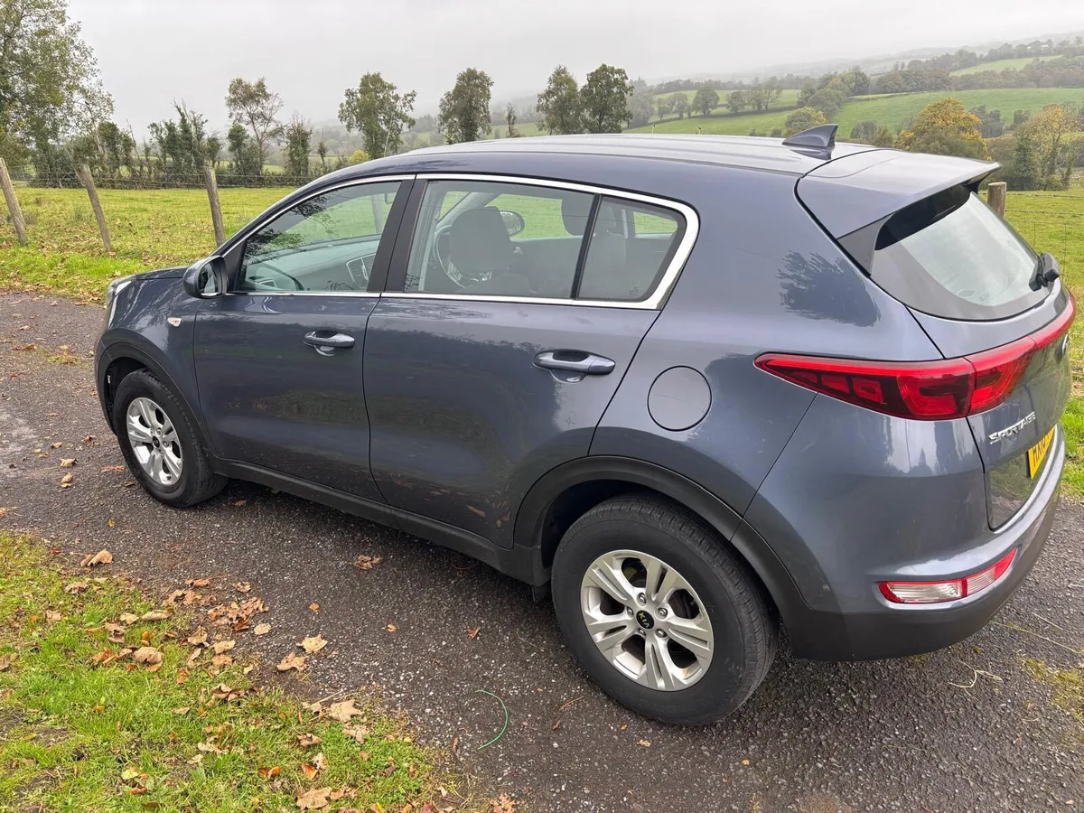 ‘18 Kia Sportage 1.7 Crdi lsg (LOW NOX) - Image 4