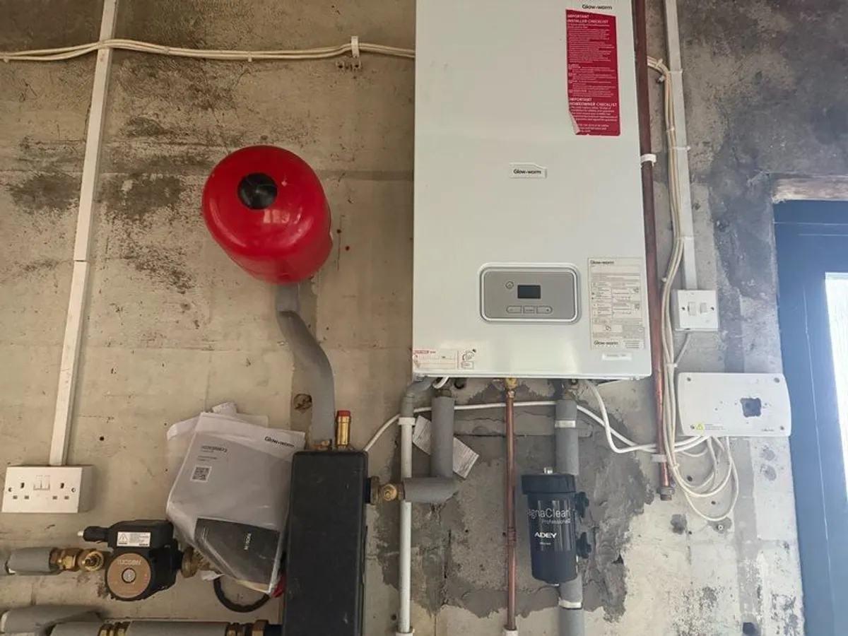 Glow-worm Energy 18s Smart Boiler One Year Old Excellent Condition - Image 3