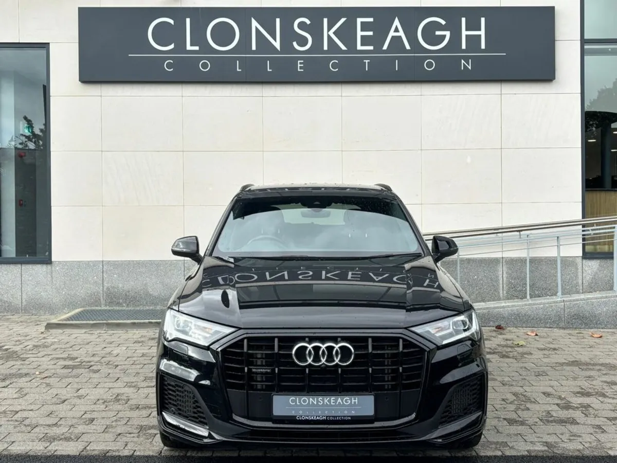 Audi Q7 TFSI E QUATTRO S LINE BLACK EDITION - Image 2