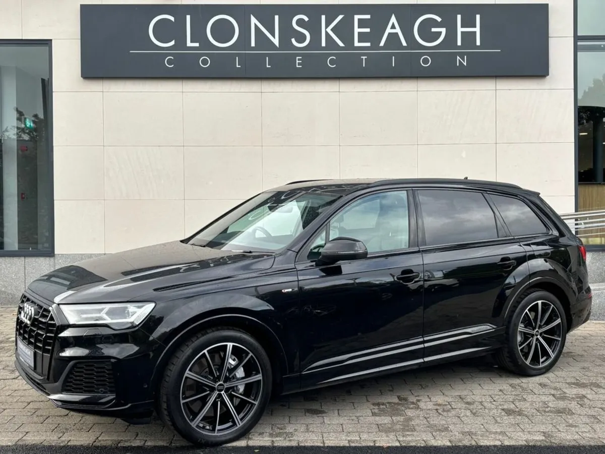 Audi Q7 TFSI E QUATTRO S LINE BLACK EDITION - Image 3
