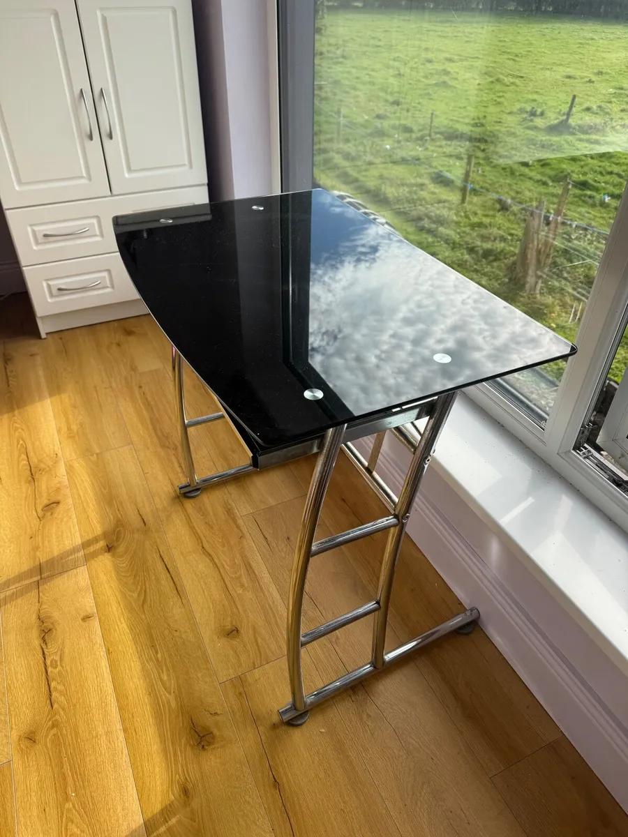 2 x desks - Image 4