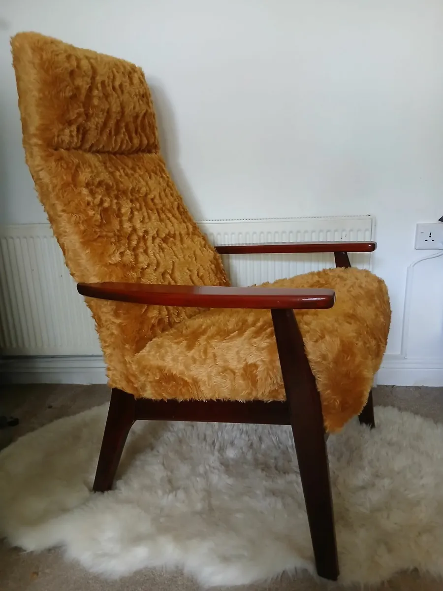 Vintage Refurbished Parker Knoll Armchair - Image 1