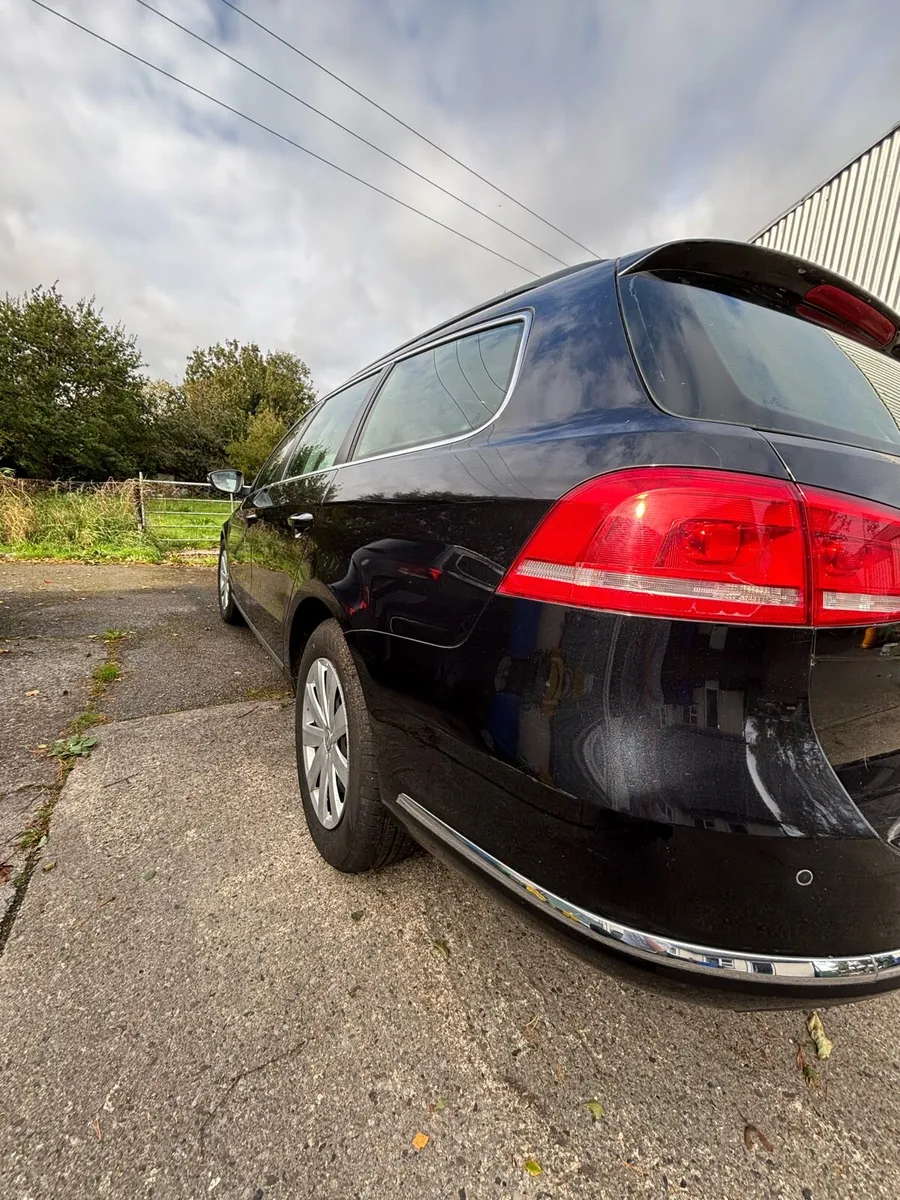 Volkswagen Passat - Image 4