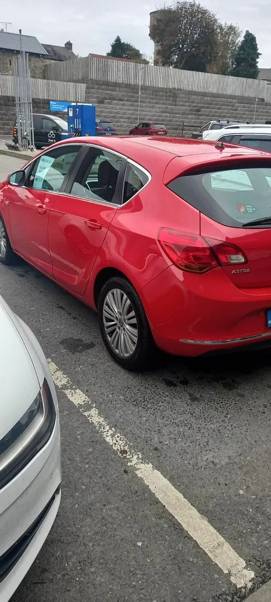 Red Opel Astra Ecoflex 1.6 Diesel NCT + Tax - Image 1