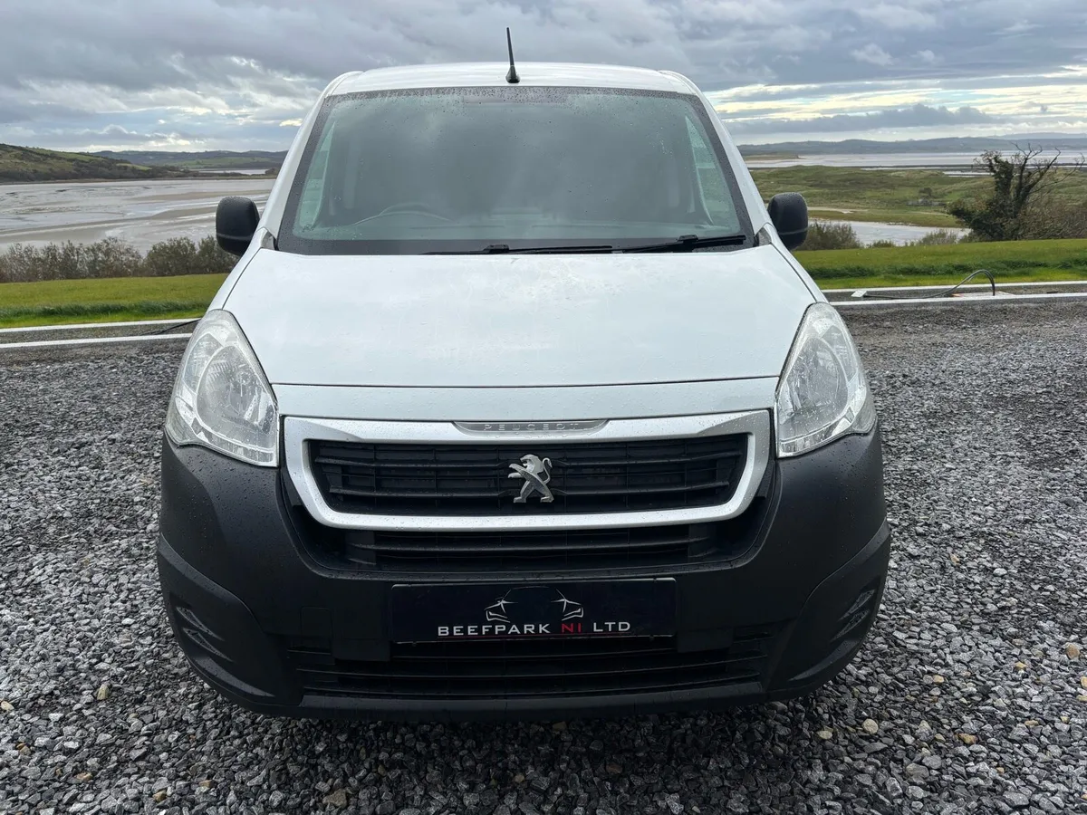 2017 Peugeot Partner 1.6 (100bhp) Professional - Image 2