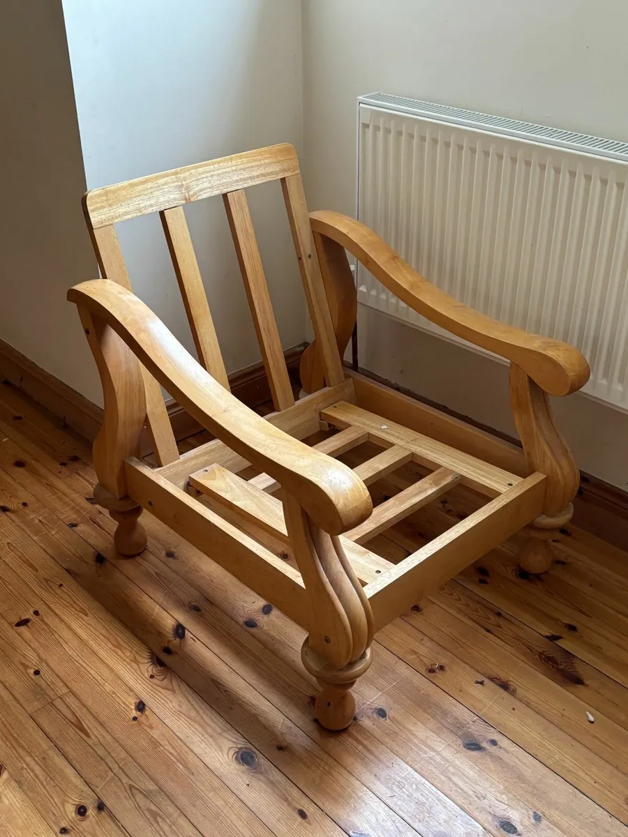 Solid bed frame - Image 2