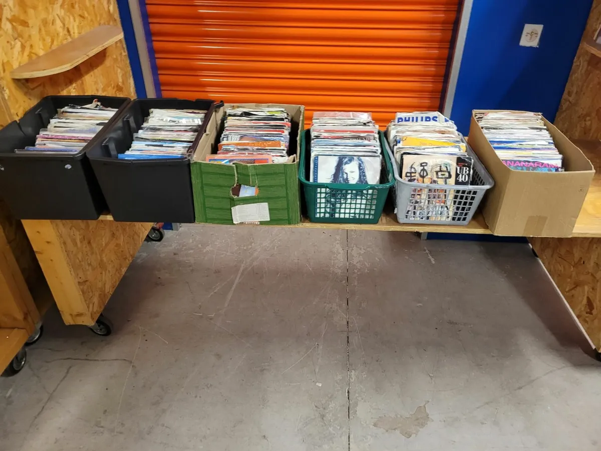 580 7" vinyl singles records