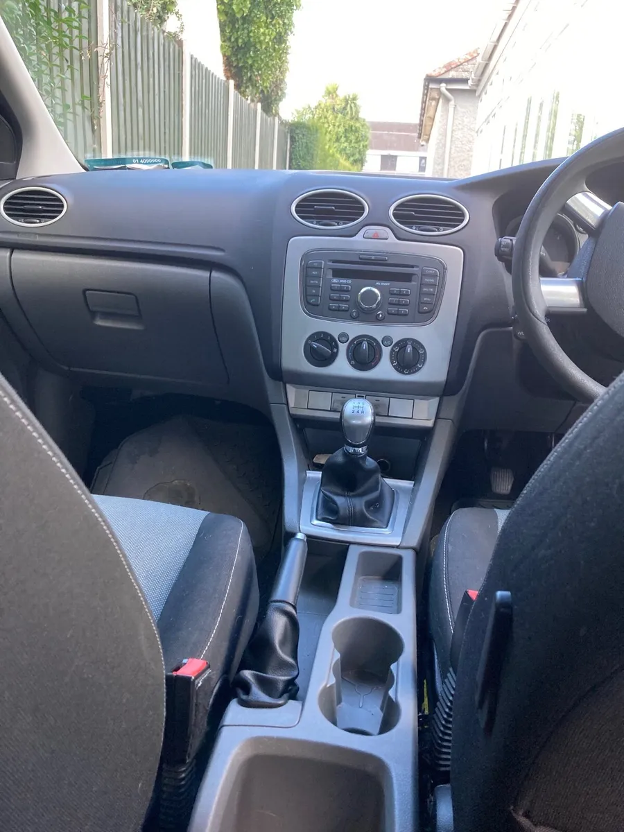 Ford Focus 2011 - Image 1