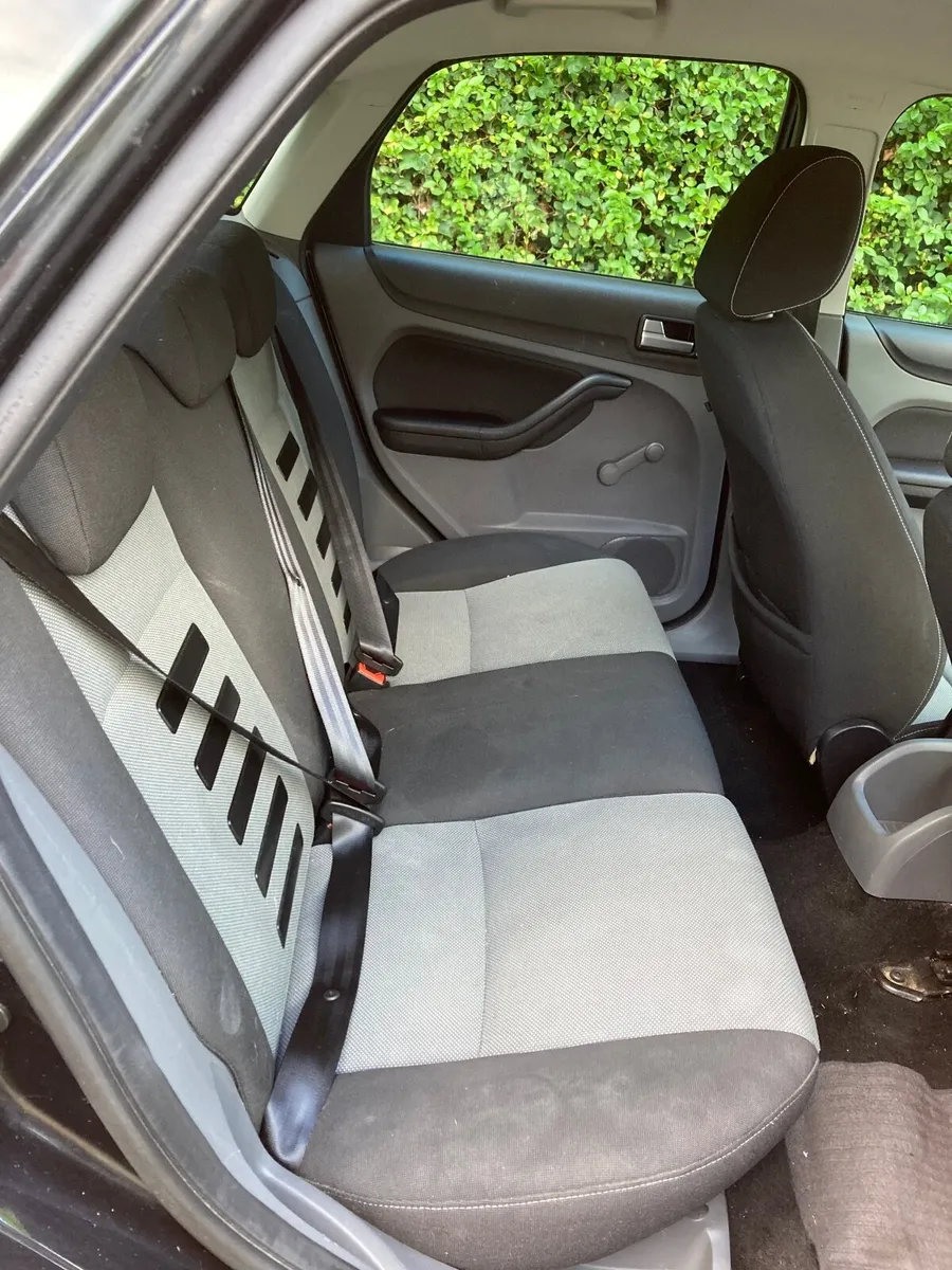 Ford Focus 2011 - Image 3