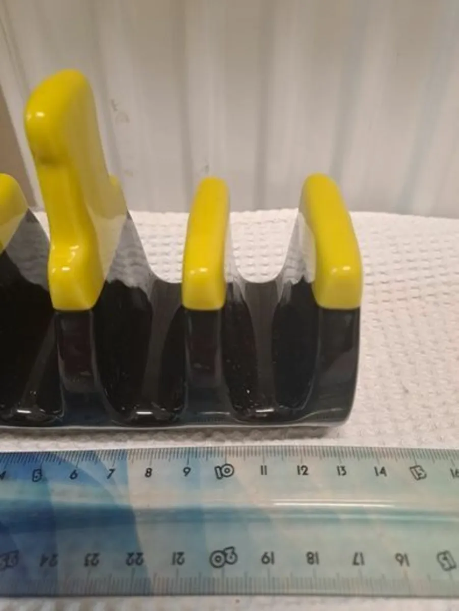 Marmite 4 slice toast rack - Image 4