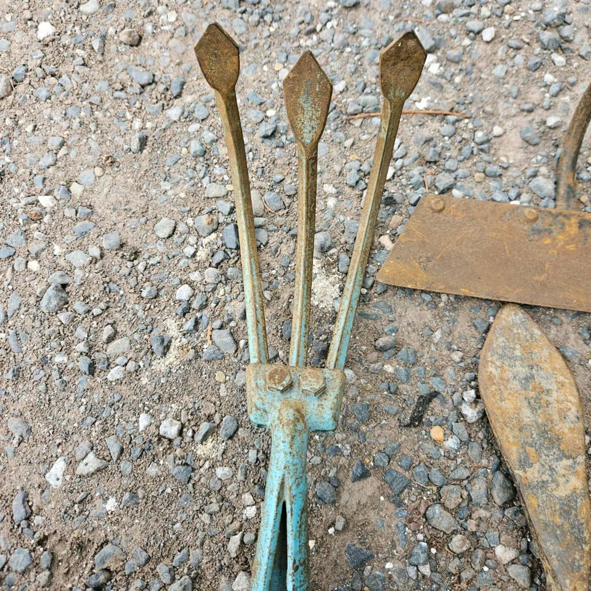 Antique gardening tools - Image 2