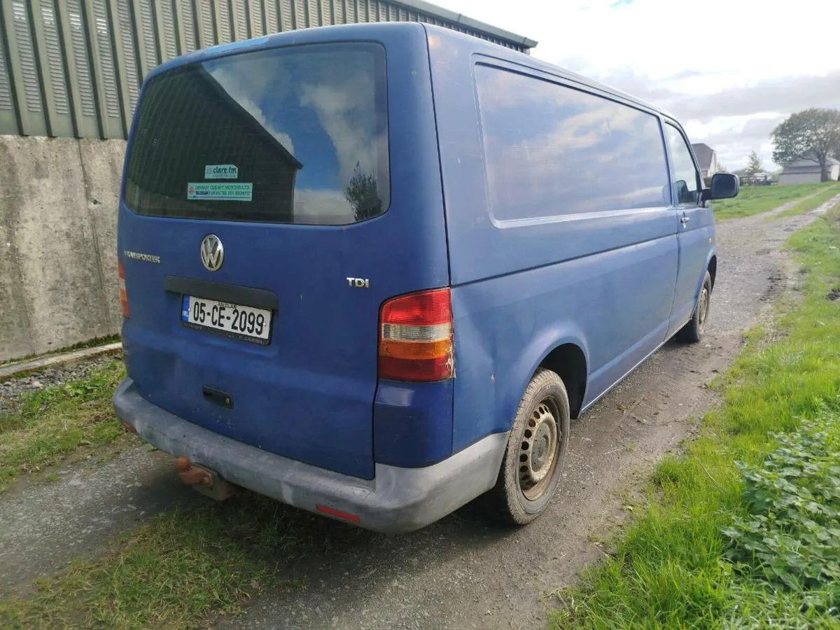 Volkswagen Transporter Van - Image 4