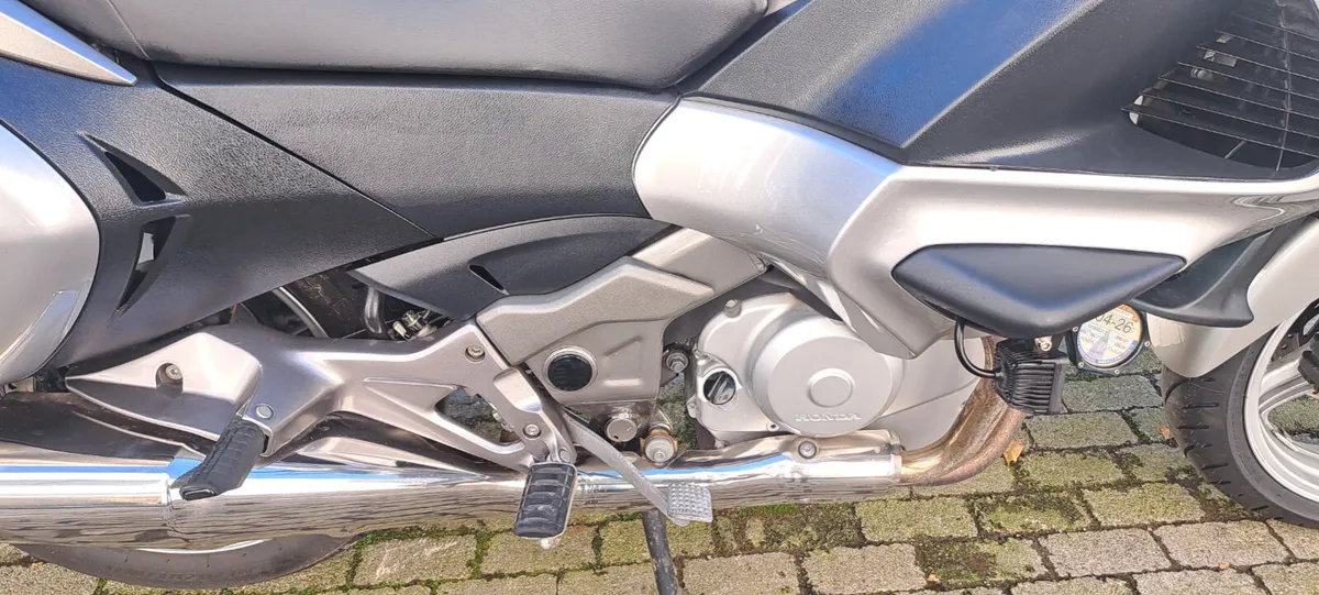 2013 Honda Deauville NT700 - Image 3