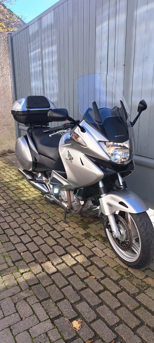 2013 Honda Deauville NT700 - Image 2