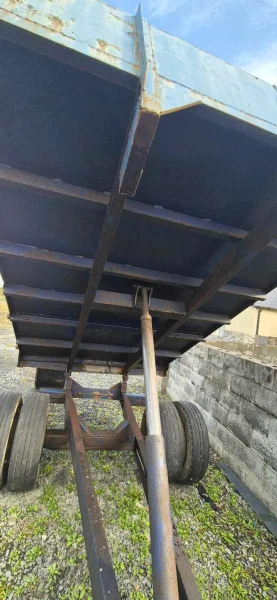 Tipping trailer - Image 2