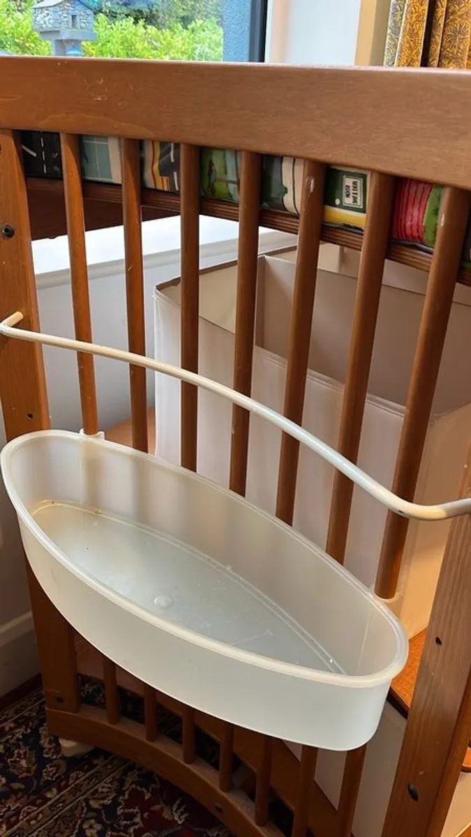 Stokke changing table - Image 3