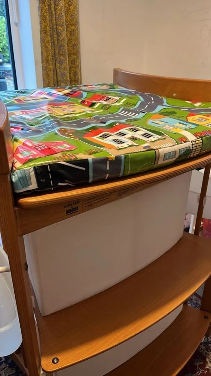 Stokke changing table - Image 4