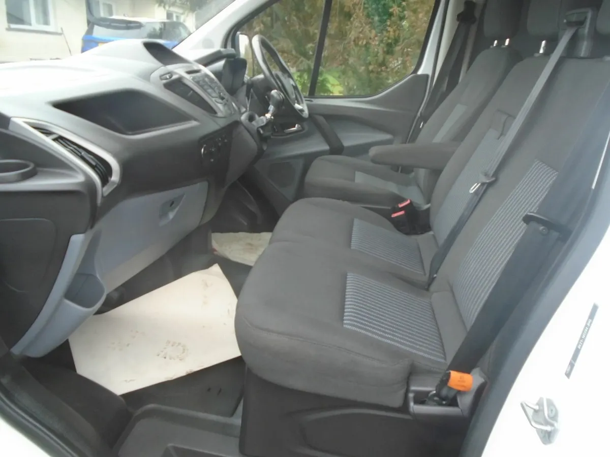 2016 Ford Transit Custom TREND 125HP CREWVAN. - Image 4