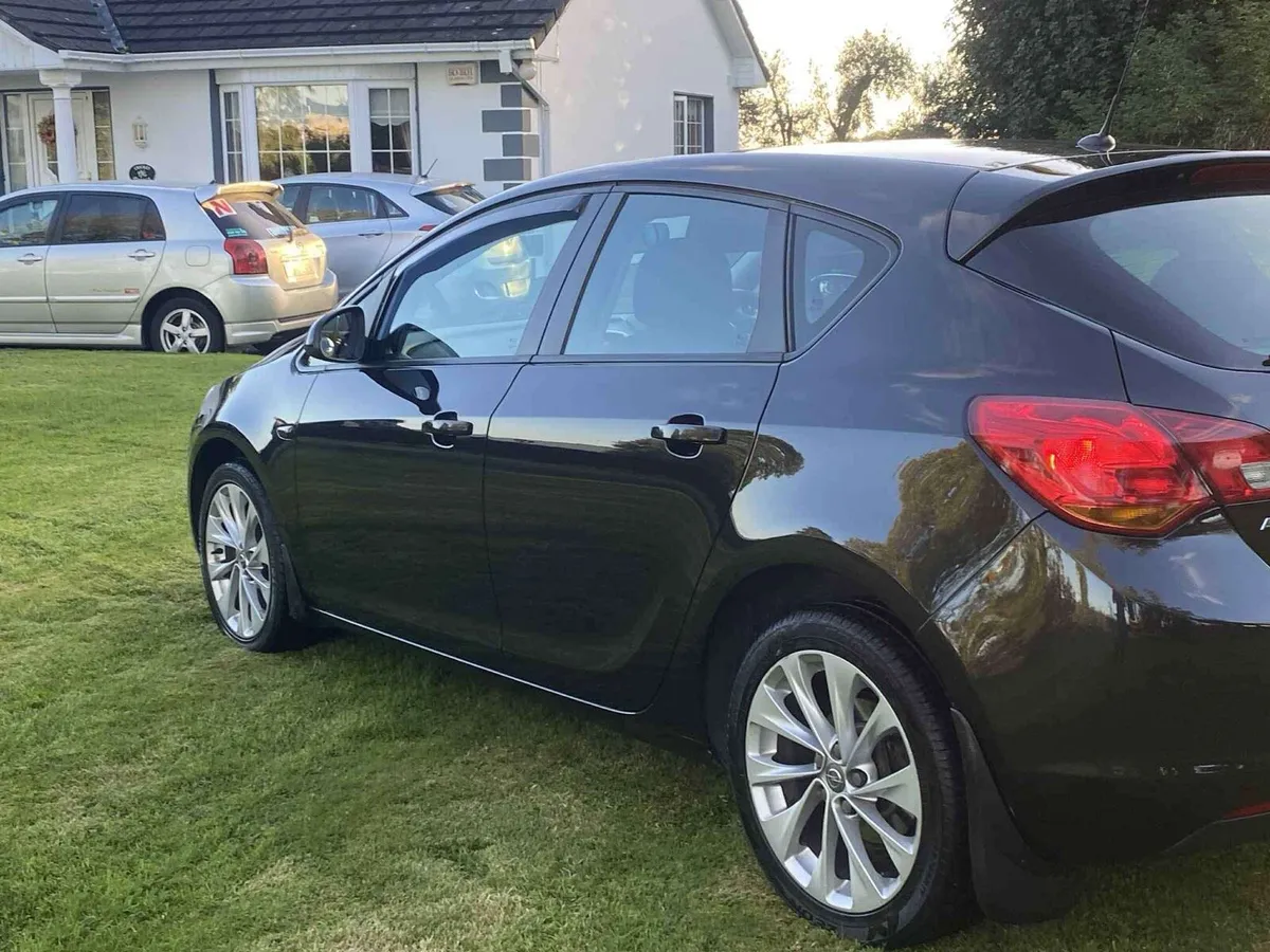 2012 Opel Astra j - Image 3