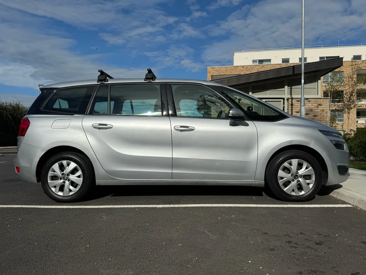 Car - Image 4