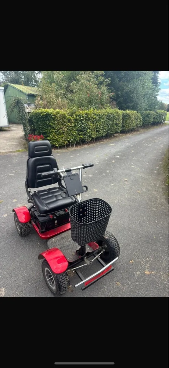 Golf Turbo Caddy Electric Golf Cart - Image 1