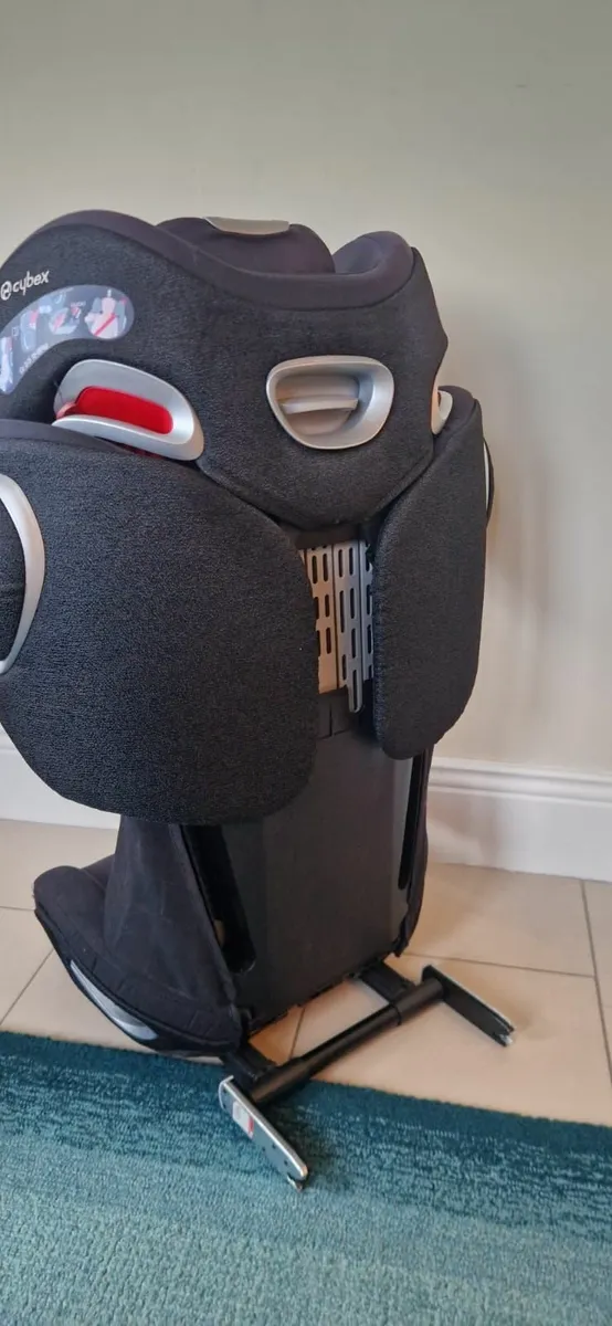 Car Seat - Image 3