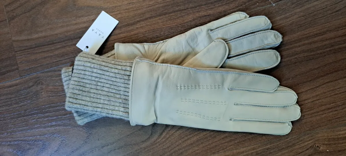 Leather gloves - Image 1