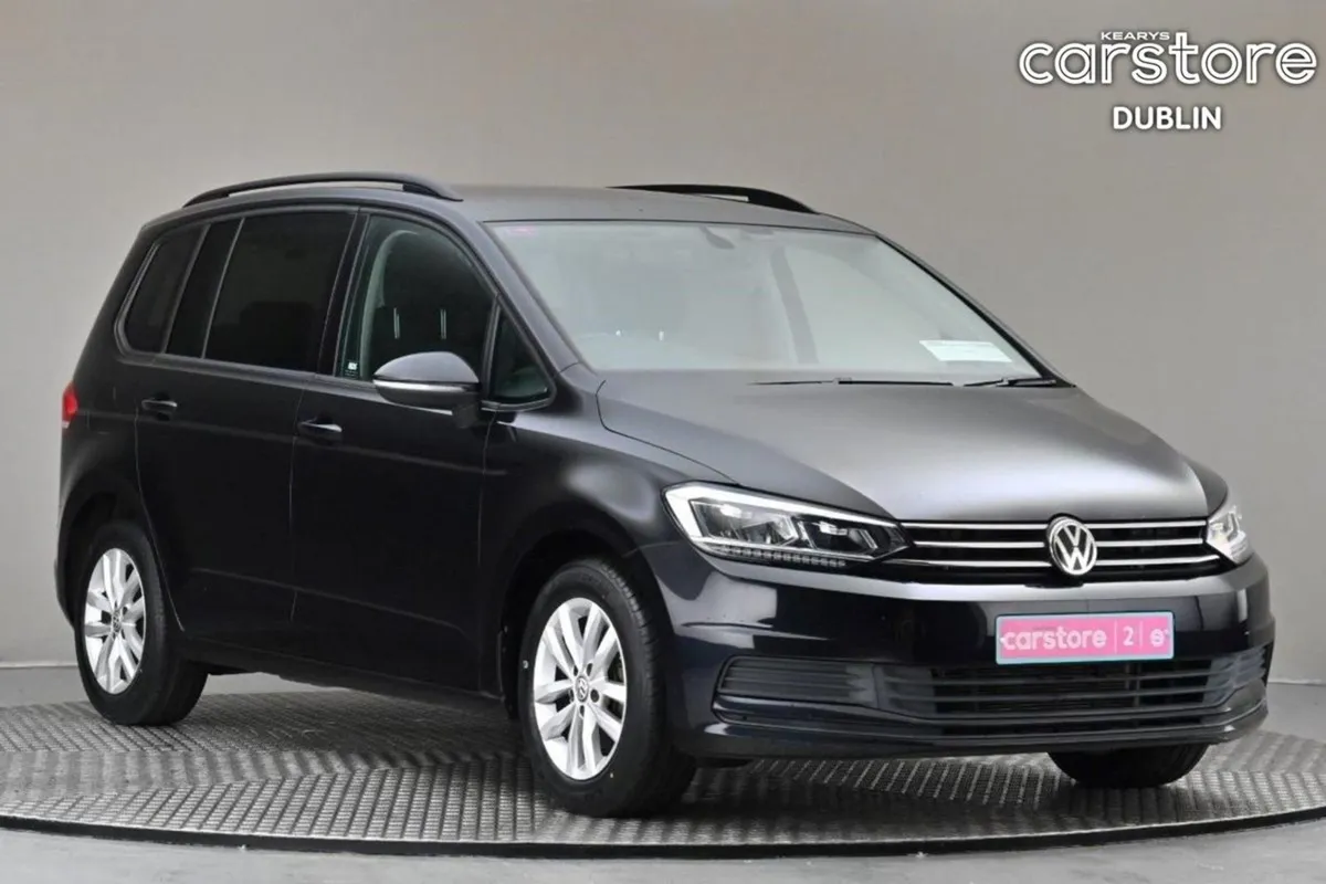 Volkswagen Touran 1.4 TSI DSG Trendline  carplay - Image 1