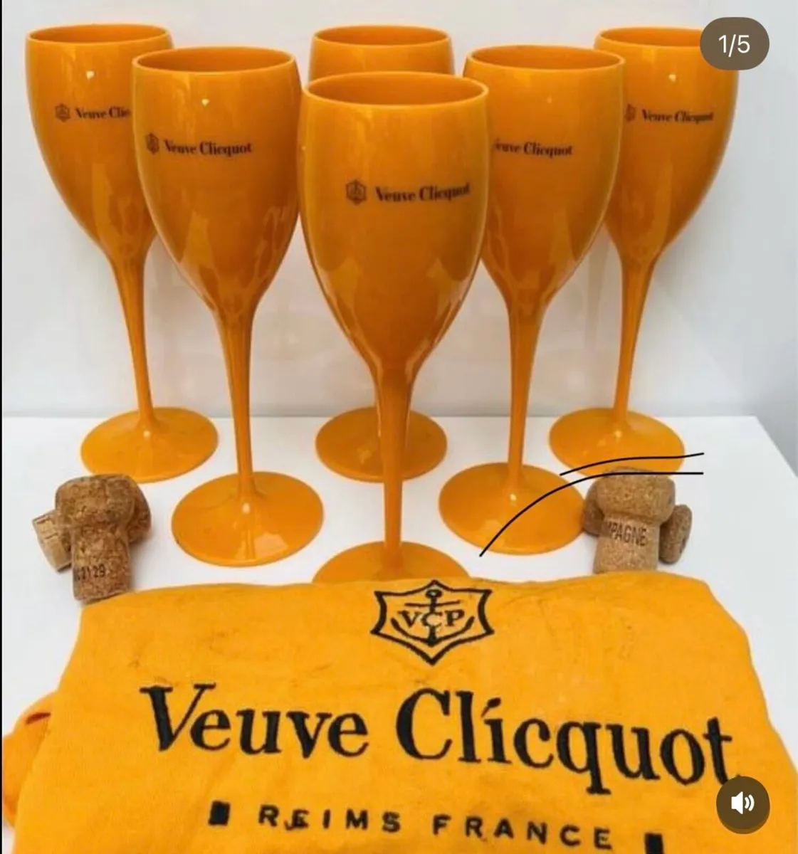 Champagne glasses - Image 1