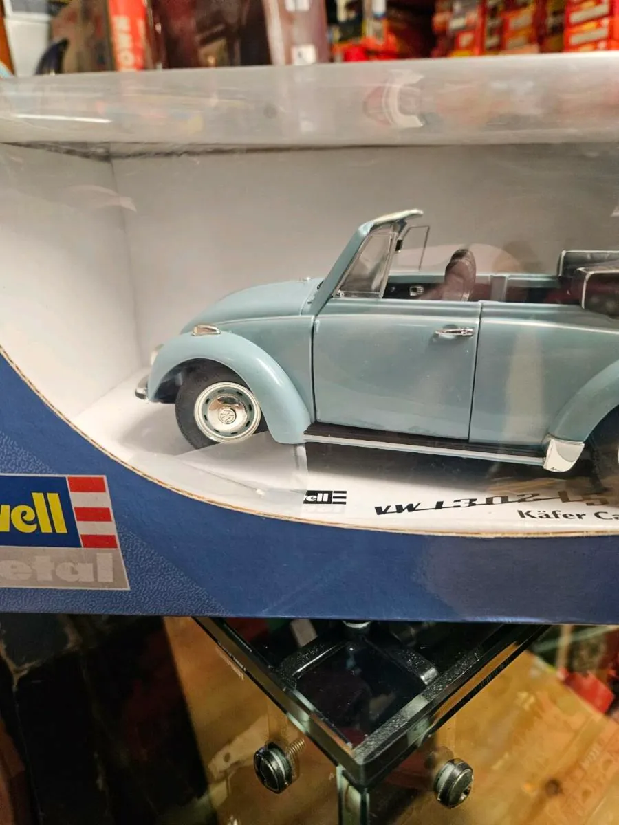 Corgi Revell VW Beetle 1.18 - Image 2