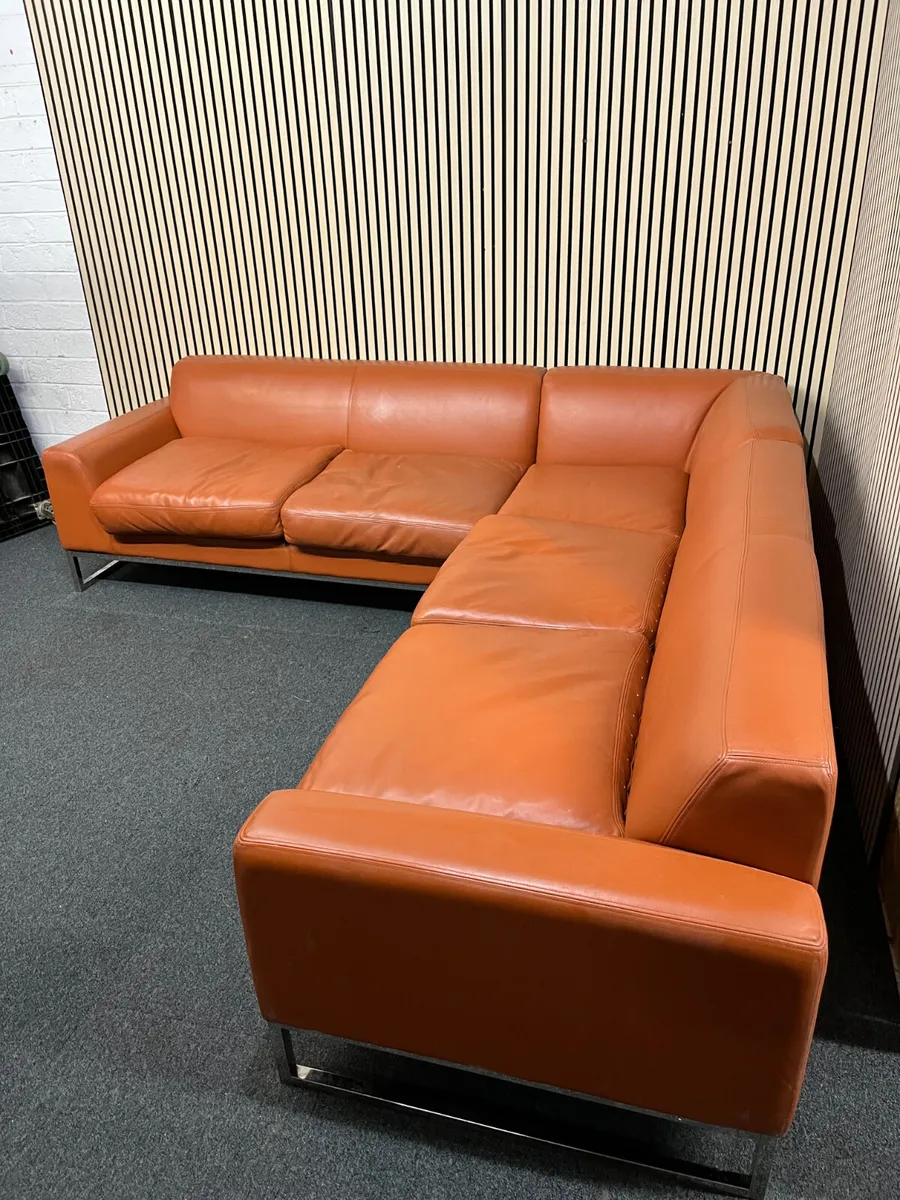 LARGE BROWN LEATHER CORNER SUITE - Image 3