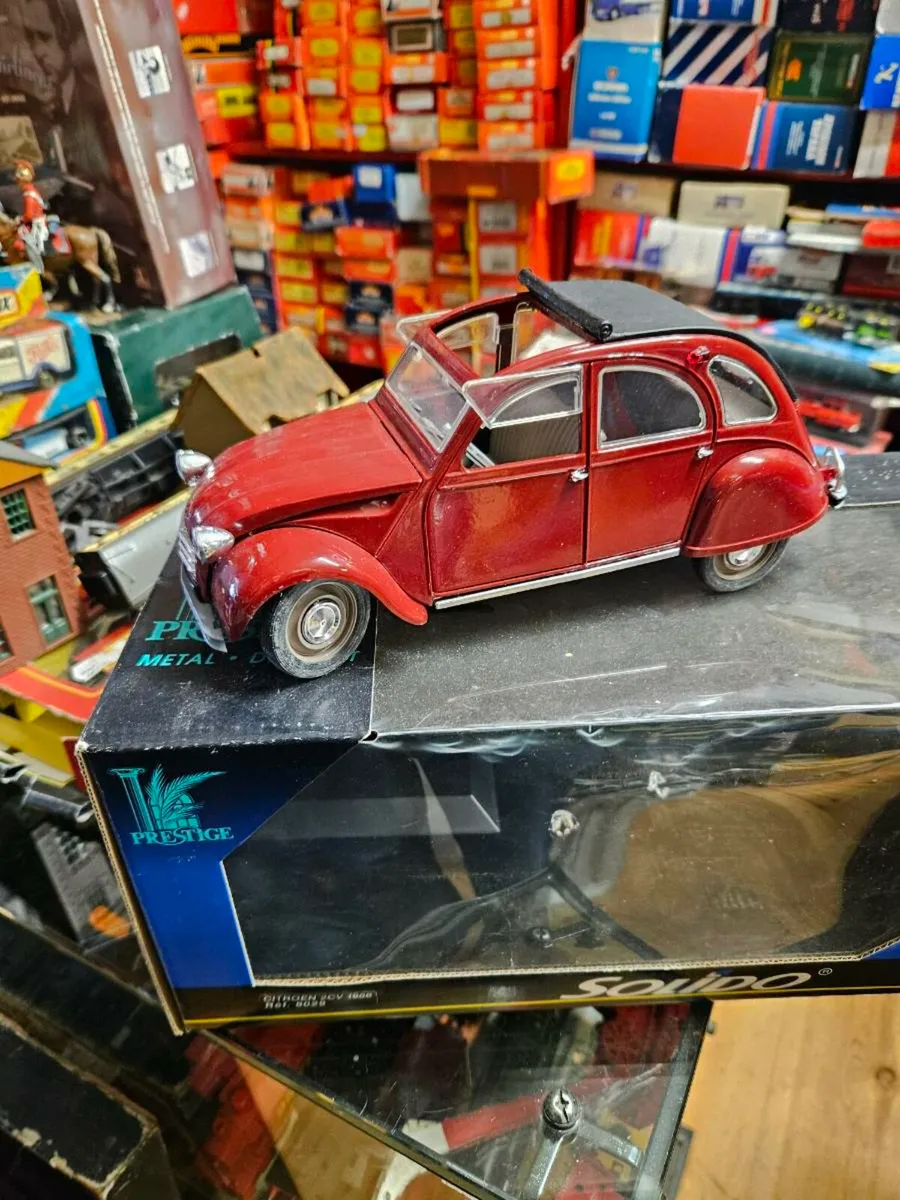 Corgi Solido Citroën 2CV 1.18 - Image 1