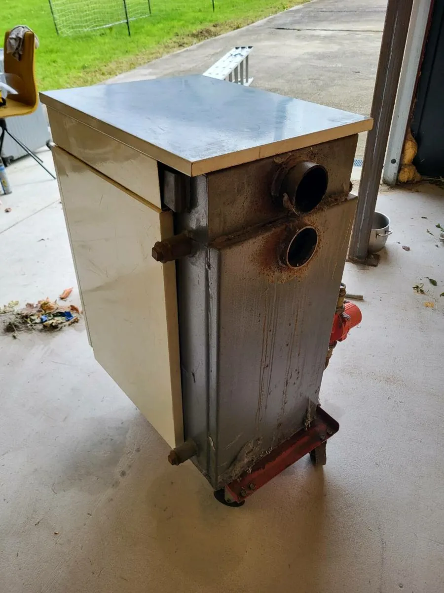 Oil boiler - Image 2