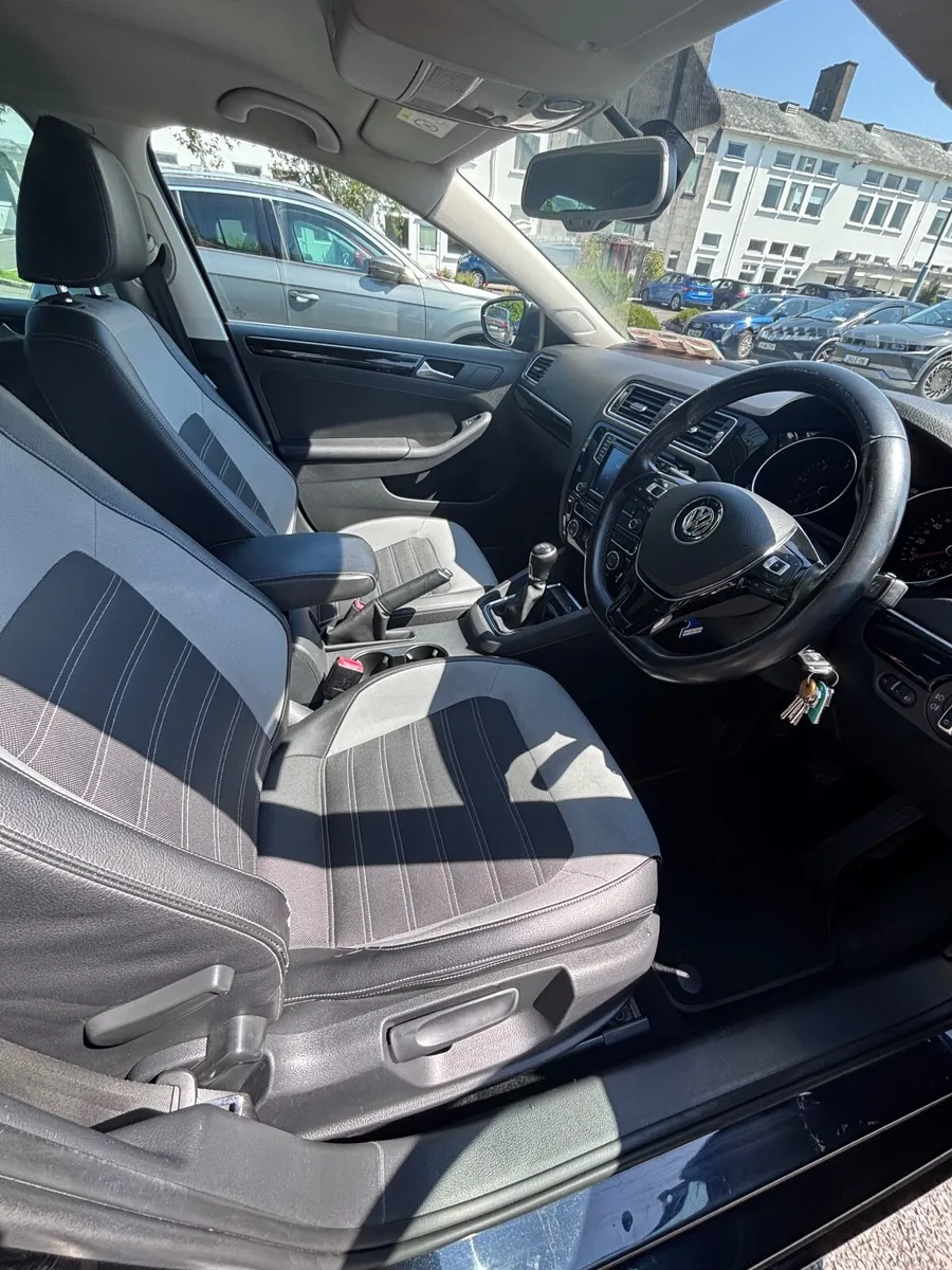 Volkswagen Jetta 2016 - Image 4