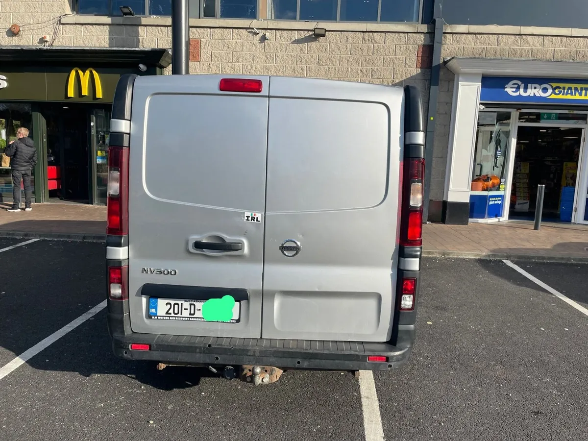 Nissan nv300 no vat - Image 2