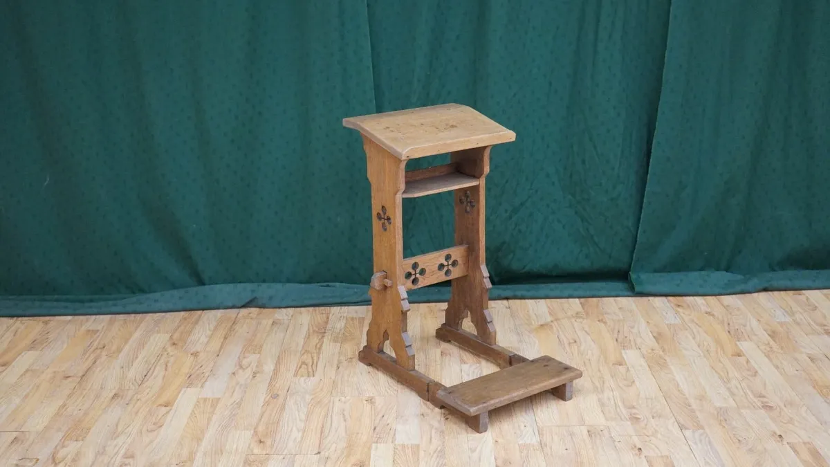 Antique Gothic Oak Prayer Kneeler - Image 1