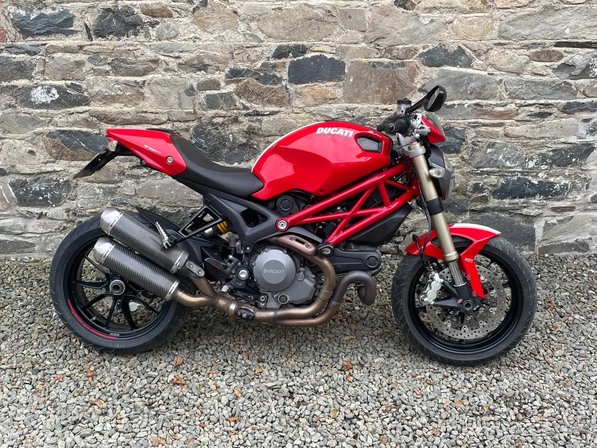 DUCATI Monster 1100 2011 - Image 2