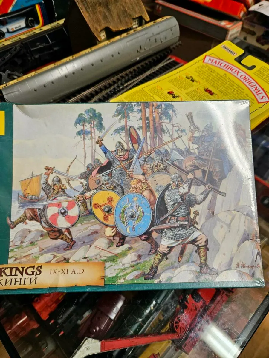 Airfix Zveda Vikings 1.72 - Image 2