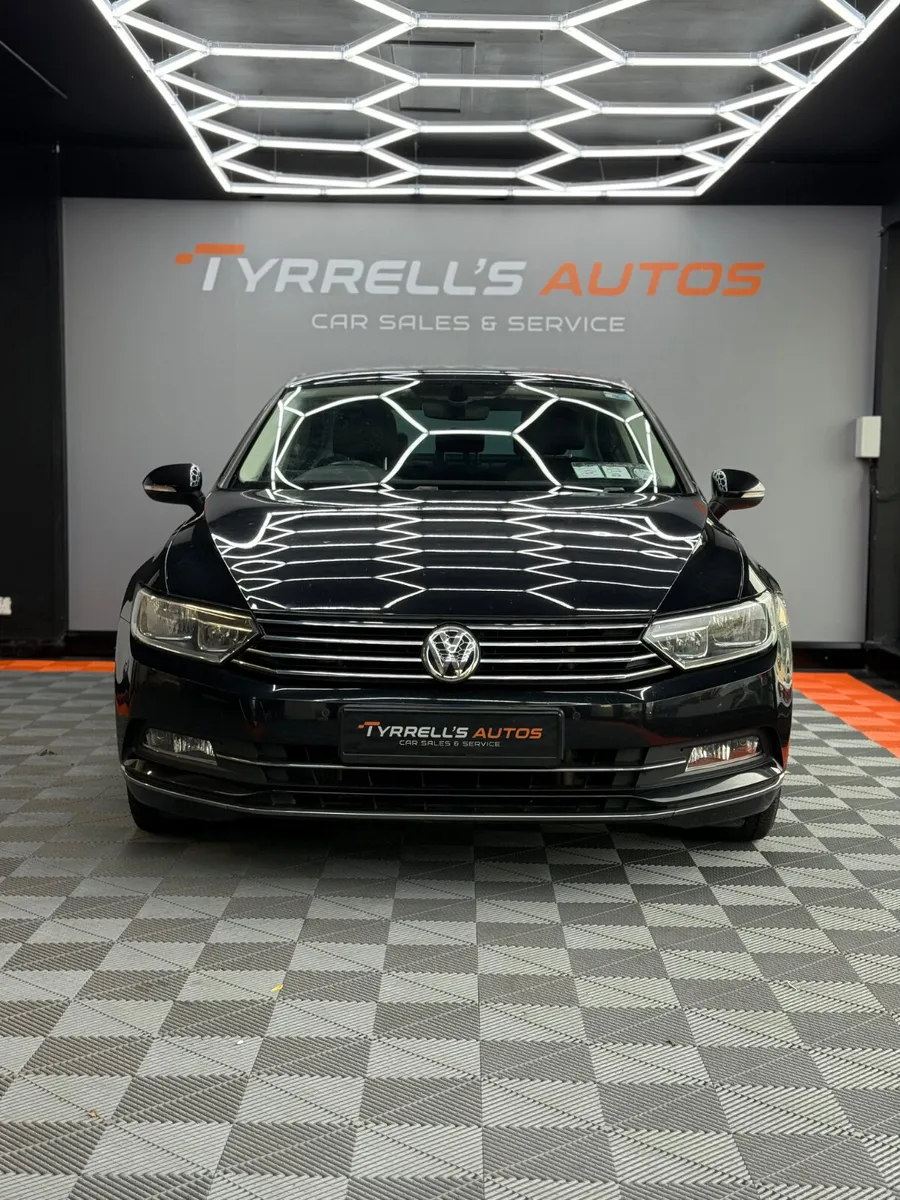 Volkswagen Passat 2.0TDI HIGHLINE DSG 2015 - Image 3