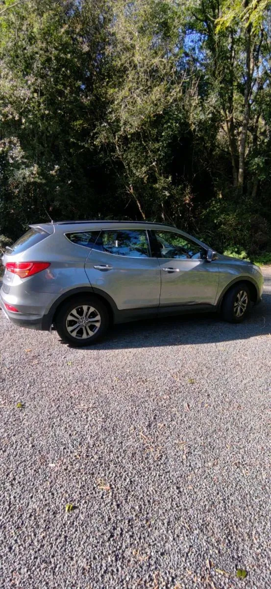 2013 Hyundai Santa fe - Image 2