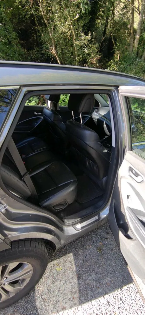 2013 Hyundai Santa fe - Image 4
