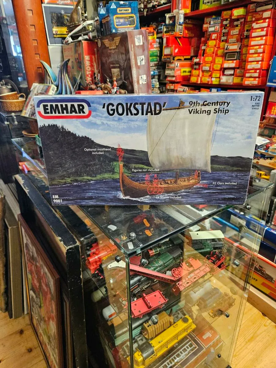 Airfix Emhar Gokstad 9th Century Viking Ship 1.72 - Image 1