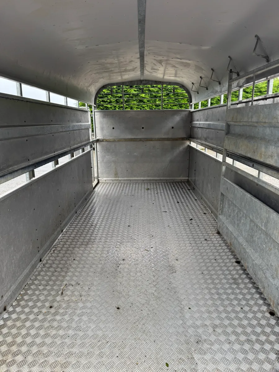 Nugent livestock trailer - Image 2