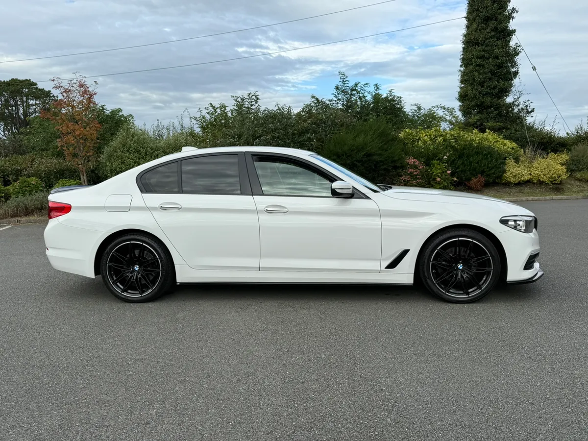 2017 BMW 520D AUTO G30 4DR - Image 2