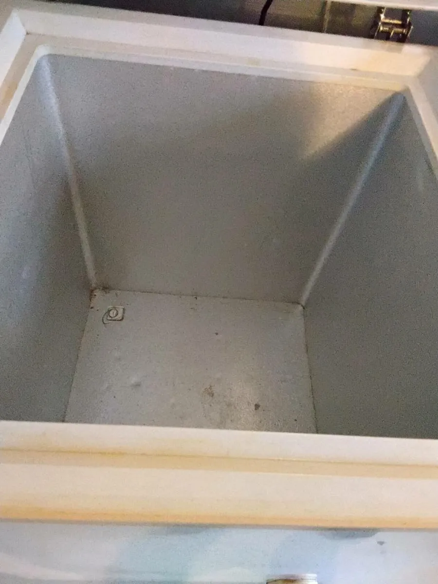 Freezer - Image 1